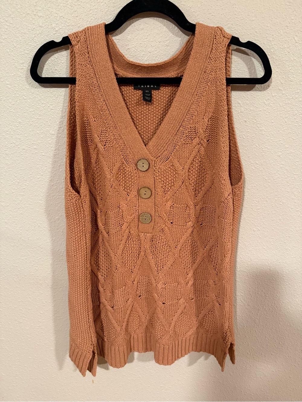 TRIBAL CABLE KNIT SWEATER TANK LARGE - Picture 2 of 4